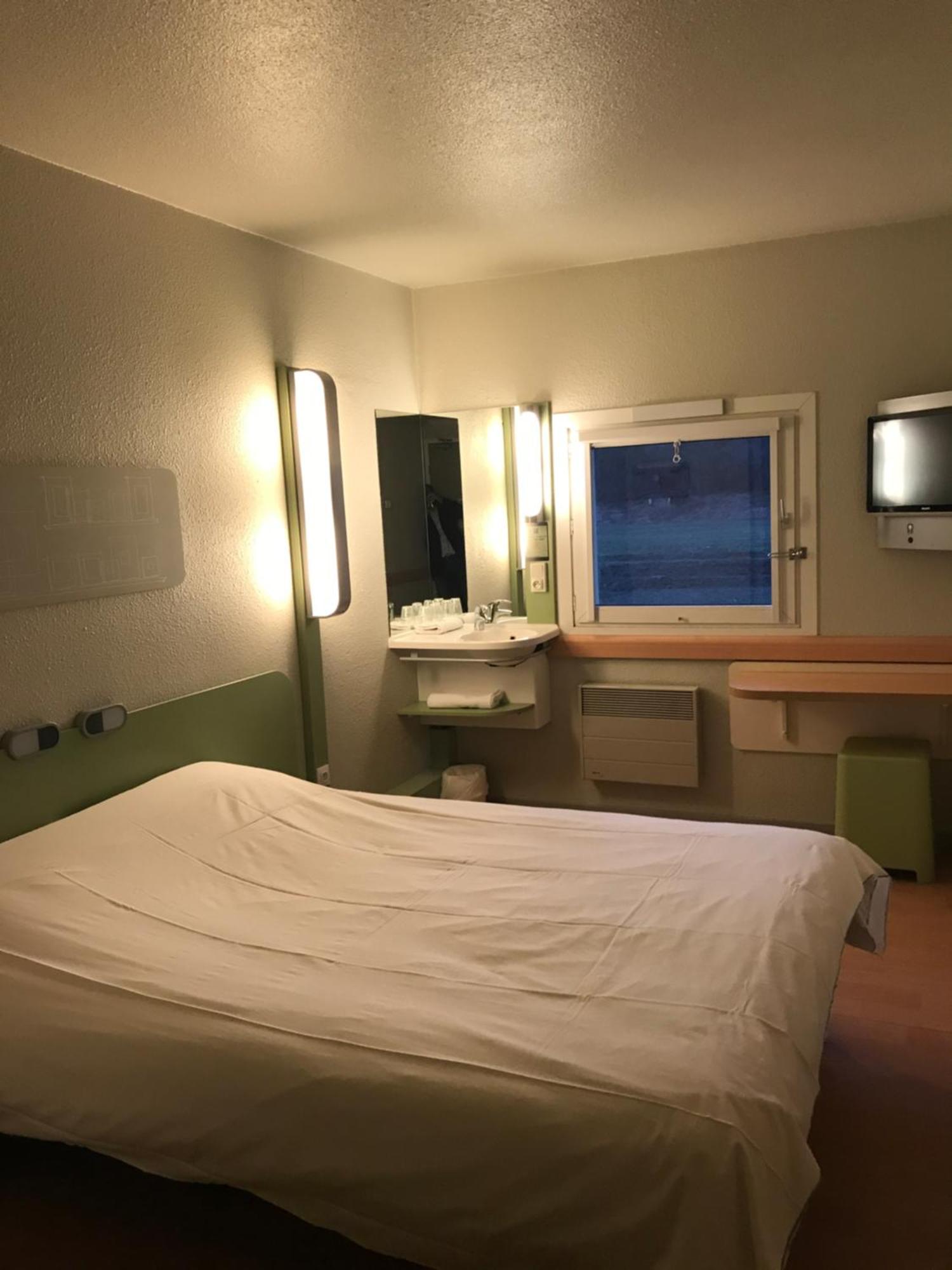 ibis budget L'Isle Adam Bagian luar foto