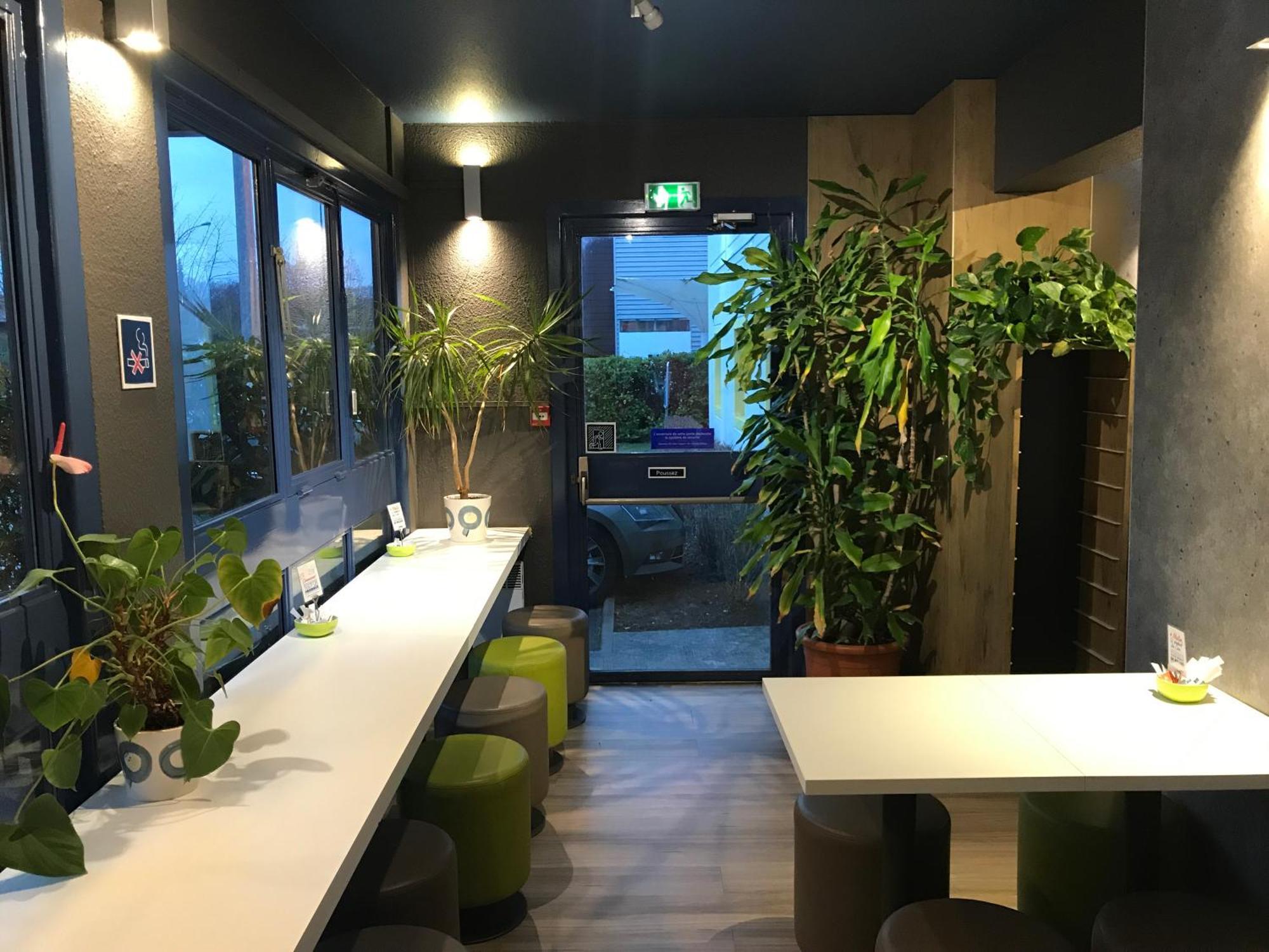 ibis budget L'Isle Adam Bagian luar foto