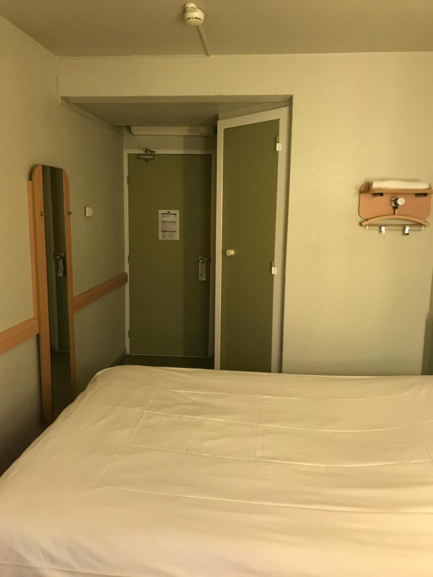 ibis budget L'Isle Adam Bagian luar foto