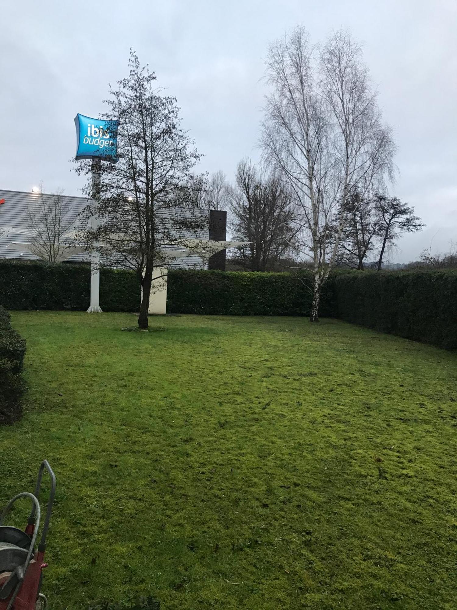 ibis budget L'Isle Adam Bagian luar foto