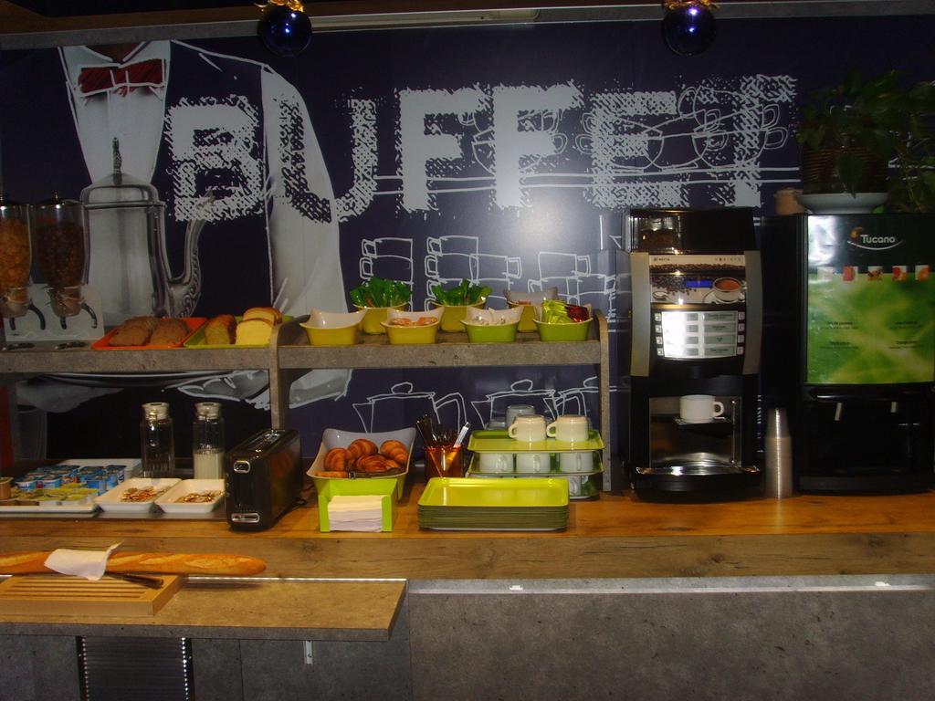 ibis budget L'Isle Adam Bagian luar foto