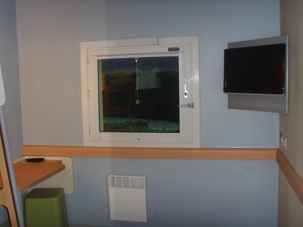 ibis budget L'Isle Adam Bagian luar foto