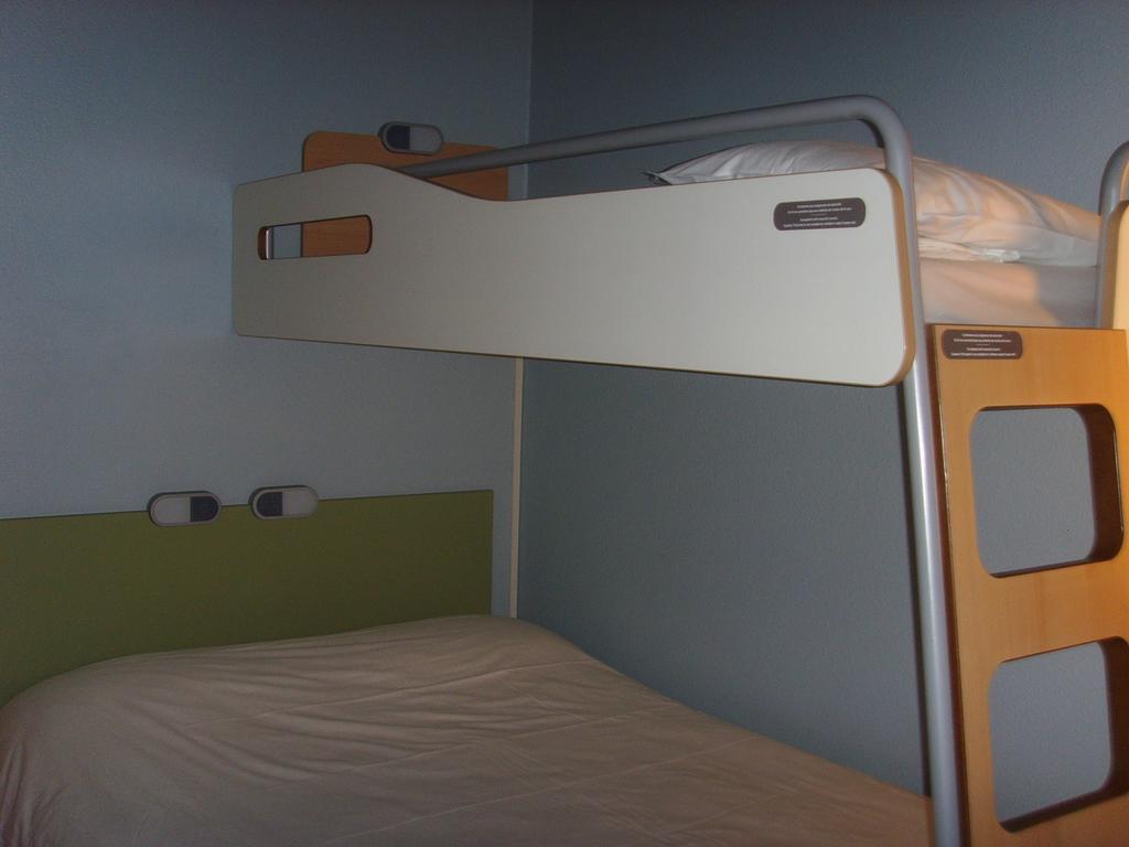 ibis budget L'Isle Adam Ruang foto
