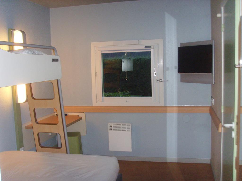 ibis budget L'Isle Adam Ruang foto