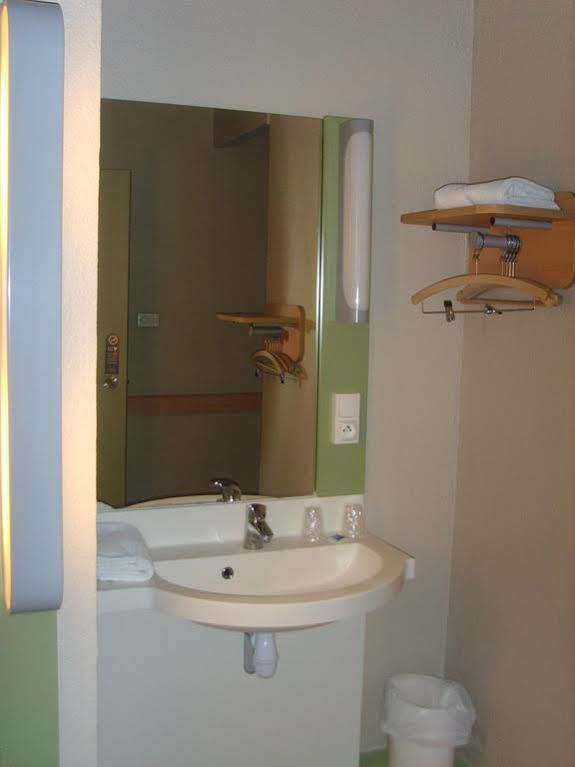 ibis budget L'Isle Adam Bagian luar foto